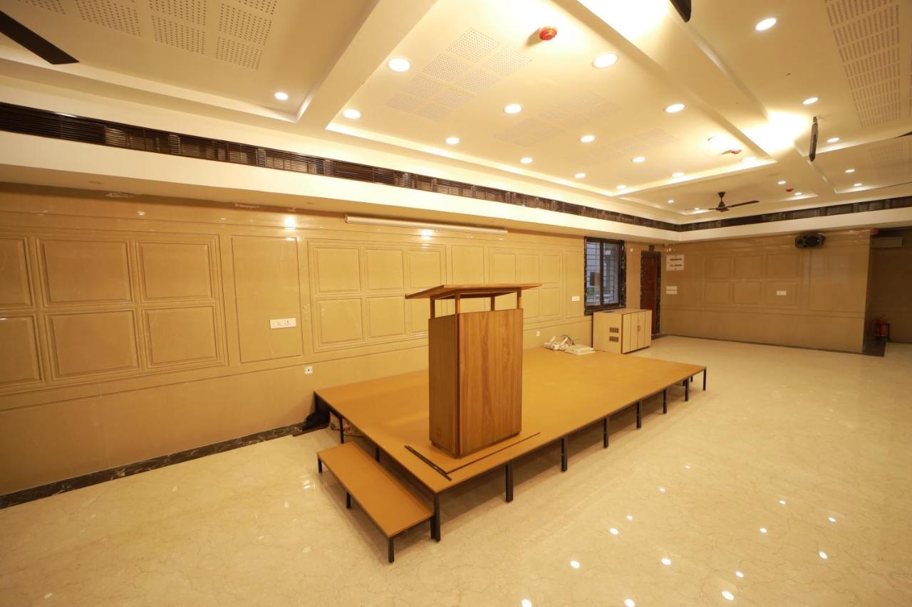 Majestic Hotel Madurai Exterior photo